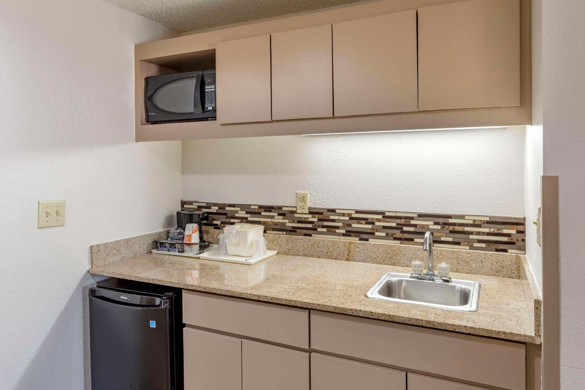Comfort Inn Greensboro - Kernersville Экстерьер фото
