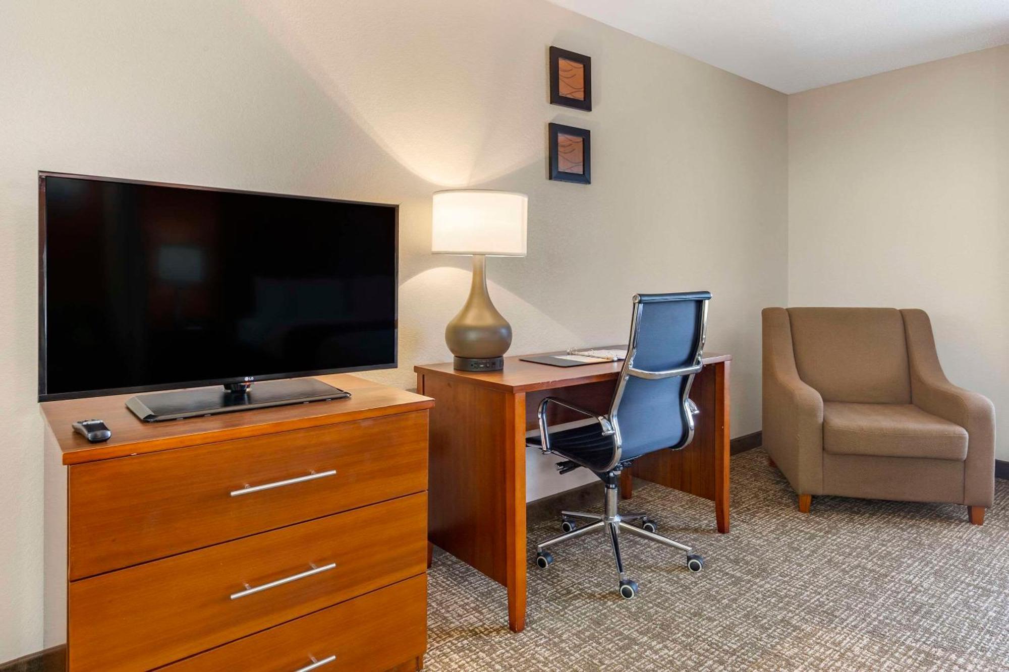 Comfort Inn Greensboro - Kernersville Экстерьер фото